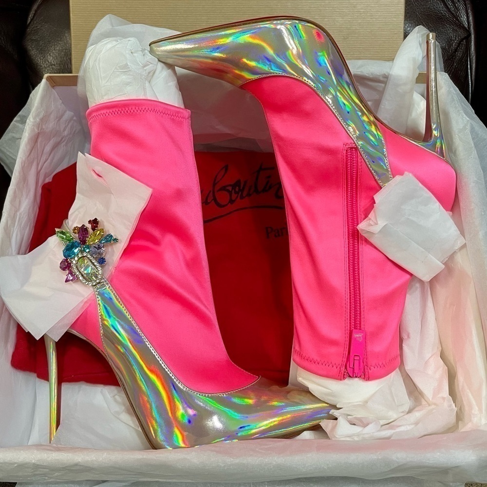 Christian Louboutin Jessie Bootie Joli 100mm, Holo patent speccio Slvr Lthr EU37 - Picture 10 of 12
